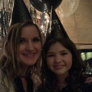 Meet your Posher, Laura